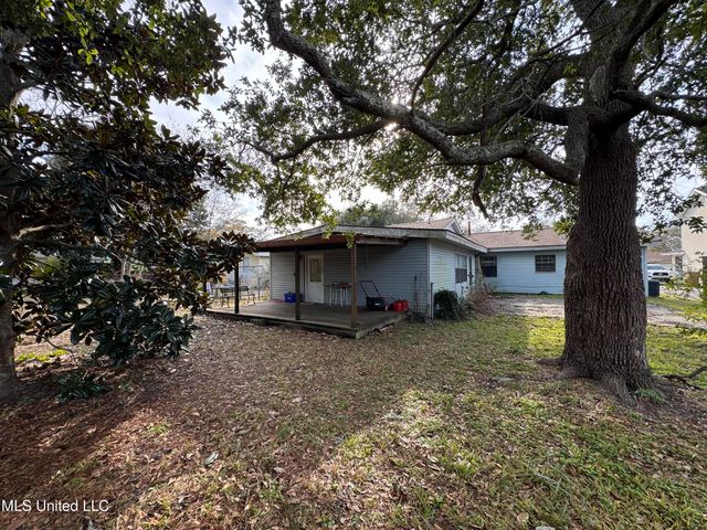 106 Rosemary Avenue, Long Beach, MS 39560