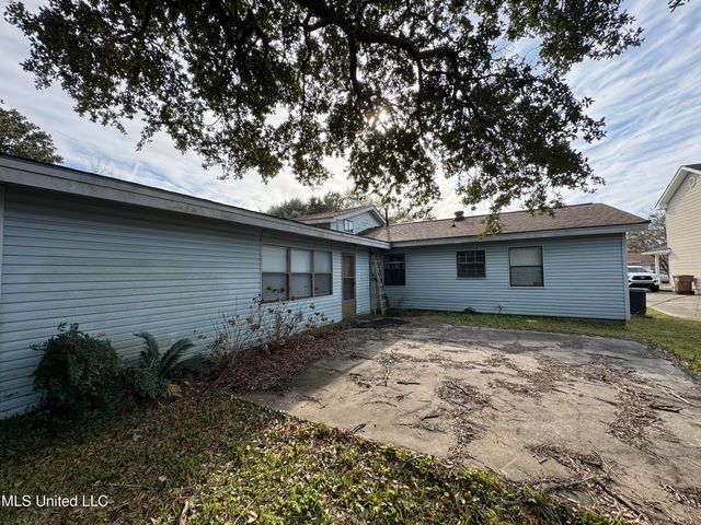 106 Rosemary Avenue, Long Beach, MS 39560