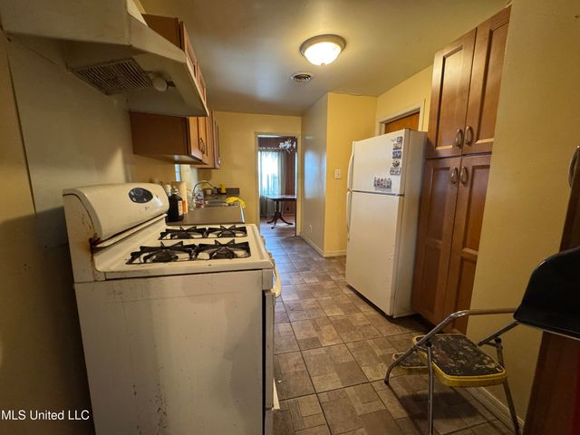 106 Rosemary Avenue, Long Beach, MS 39560