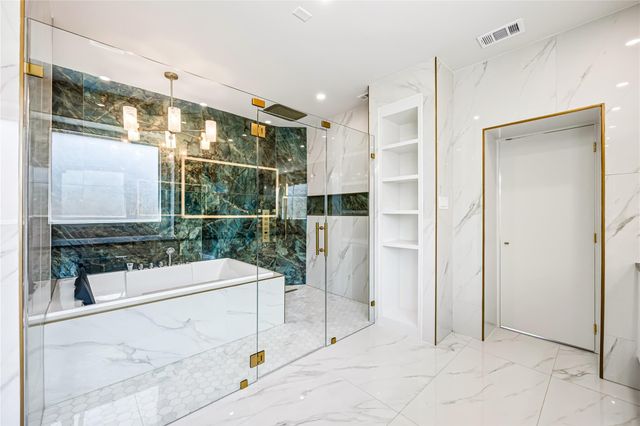 2401 Fastwater Creek Court, Pearland, TX 77584
