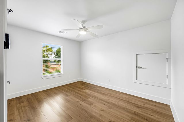 2401 Fastwater Creek Court, Pearland, TX 77584