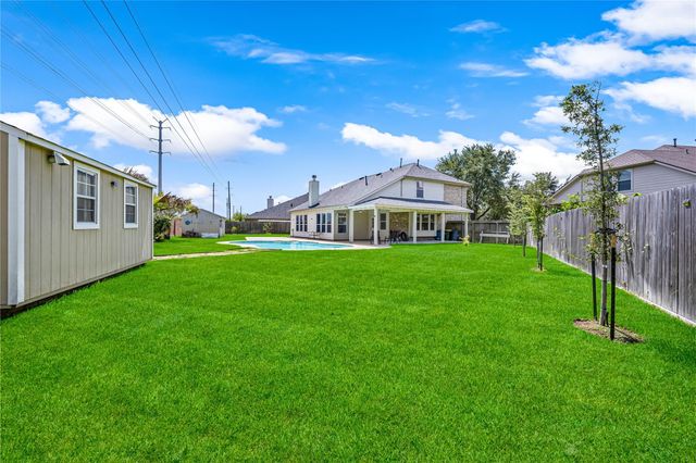 2401 Fastwater Creek Court, Pearland, TX 77584