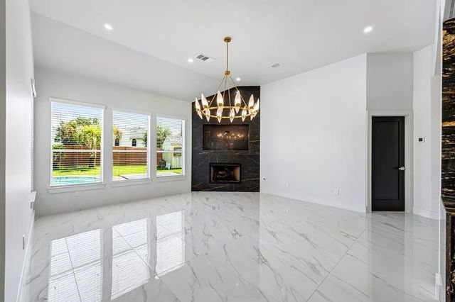 2401 Fastwater Creek Court, Pearland, TX 77584