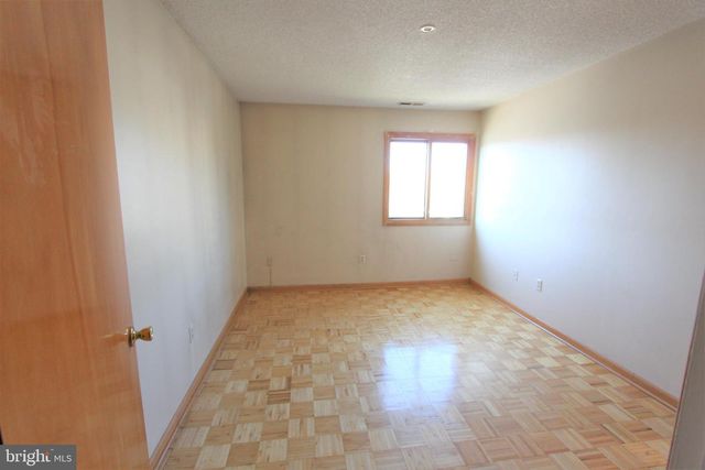 4812 RAVENS CREST DR, Plainsboro, NJ 08536