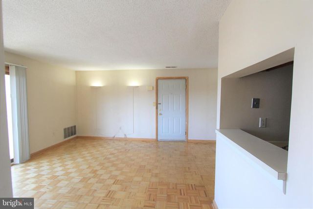 4812 RAVENS CREST DR, Plainsboro, NJ 08536