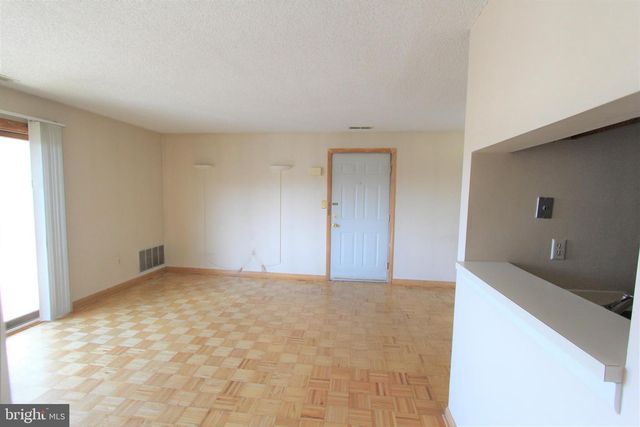 4812 RAVENS CREST DR, Plainsboro, NJ 08536