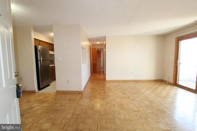 4812 RAVENS CREST DR, Plainsboro, NJ 08536