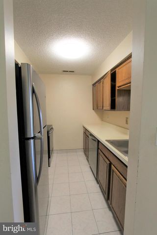 4812 RAVENS CREST DR, Plainsboro, NJ 08536