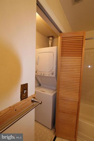 4812 RAVENS CREST DR, Plainsboro, NJ 08536