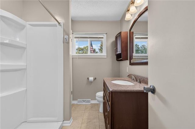 11415 Myrtle Avenue, Kansas City, MO 64137