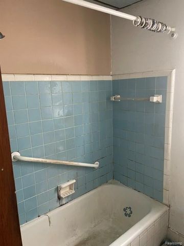 11443 Somerset Avenue, Detroit, MI 48224