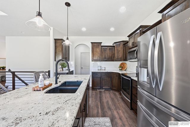 11604 S 110th Avenue, Papillion, NE 68046