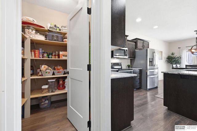 11604 S 110th Avenue, Papillion, NE 68046