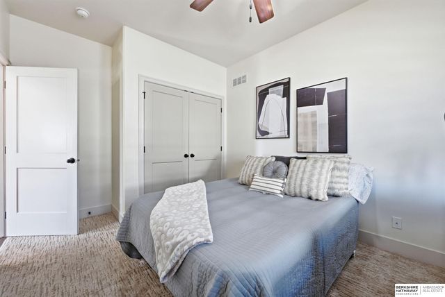 11604 S 110th Avenue, Papillion, NE 68046