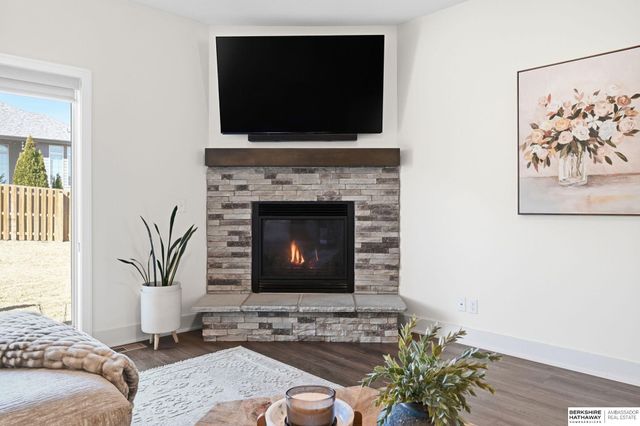 11604 S 110th Avenue, Papillion, NE 68046