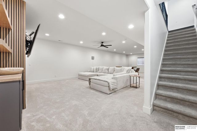 11604 S 110th Avenue, Papillion, NE 68046