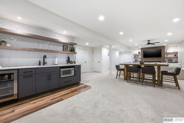 11604 S 110th Avenue, Papillion, NE 68046