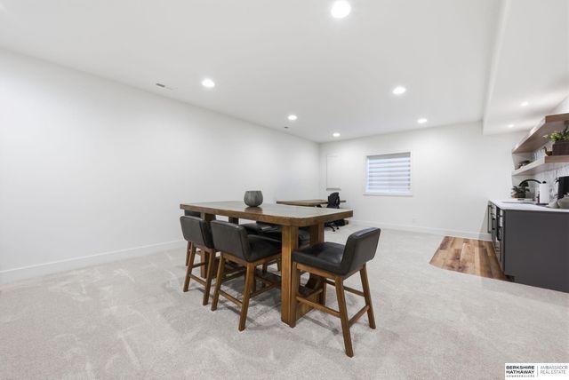 11604 S 110th Avenue, Papillion, NE 68046