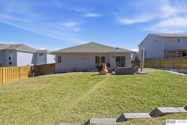11604 S 110th Avenue, Papillion, NE 68046