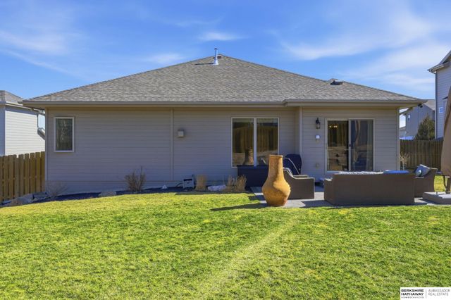 11604 S 110th Avenue, Papillion, NE 68046