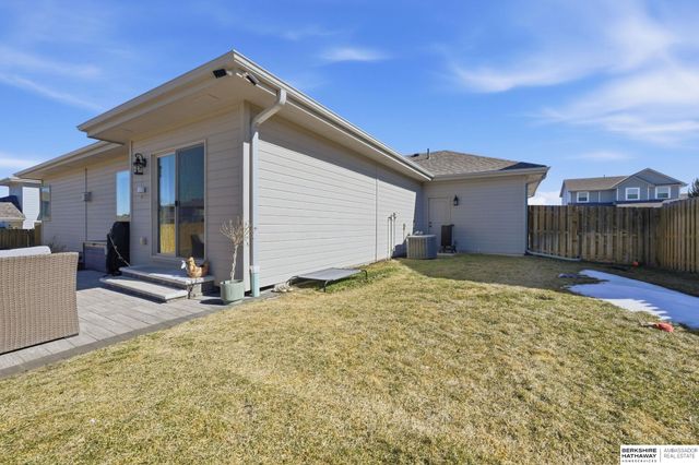 11604 S 110th Avenue, Papillion, NE 68046