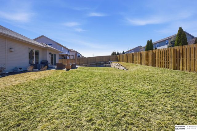 11604 S 110th Avenue, Papillion, NE 68046