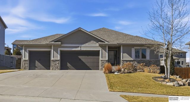 11604 S 110th Avenue, Papillion, NE 68046