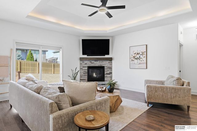 11604 S 110th Avenue, Papillion, NE 68046