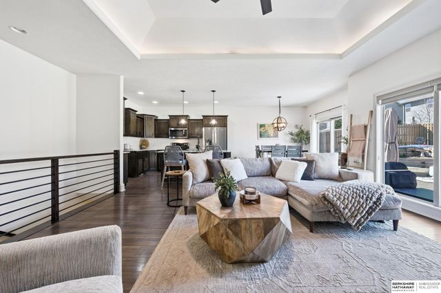 11604 S 110th Avenue, Papillion, NE 68046