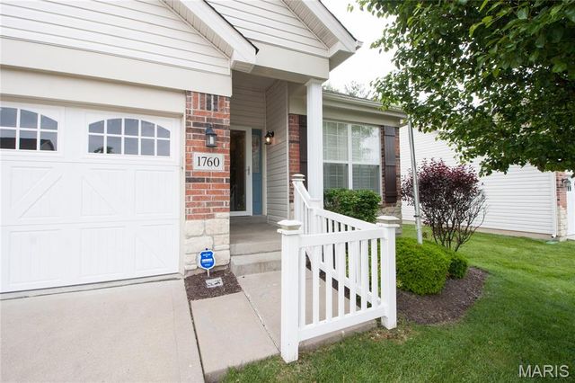 1760 Waterfall Drive, St Charles, MO 63303