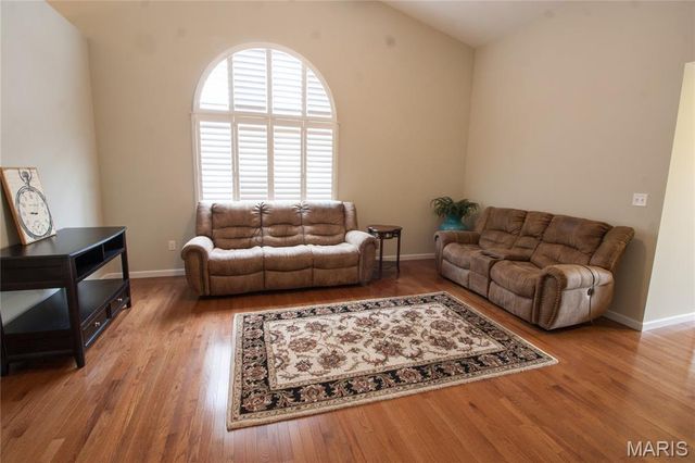 1760 Waterfall Drive, St Charles, MO 63303