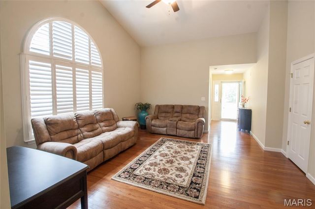 1760 Waterfall Drive, St Charles, MO 63303