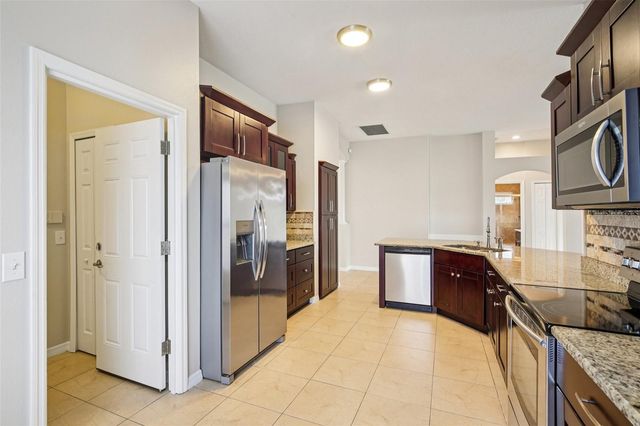 19329 GARDEN QUILT CIRCLE, Lutz, FL 33558