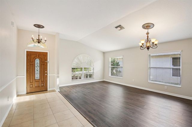 19329 GARDEN QUILT CIRCLE, Lutz, FL 33558