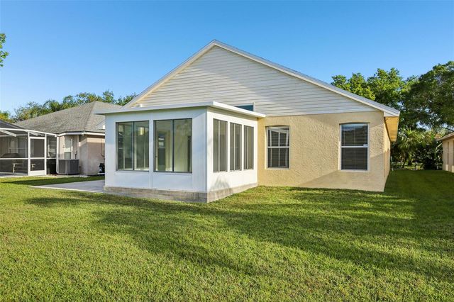 19329 GARDEN QUILT CIRCLE, Lutz, FL 33558