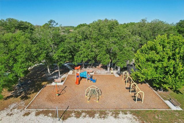19329 GARDEN QUILT CIRCLE, Lutz, FL 33558