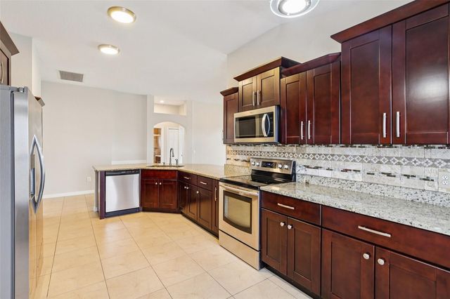 19329 GARDEN QUILT CIRCLE, Lutz, FL 33558