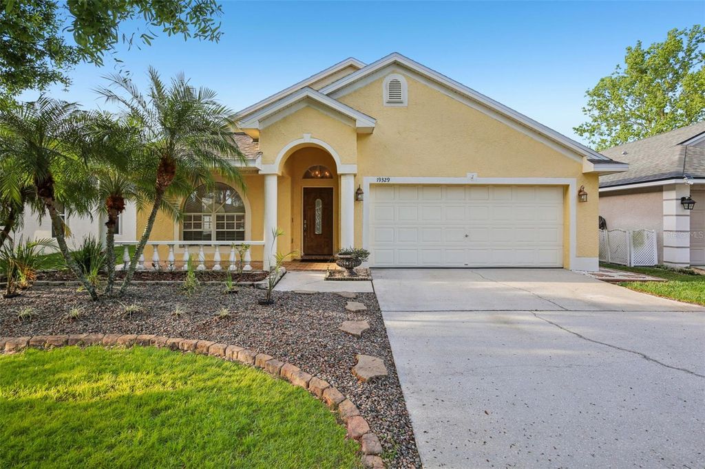 19329 GARDEN QUILT CIRCLE, Lutz, FL 33558