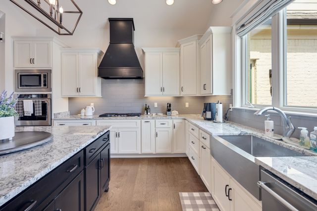 1080 GREENBRIER LAKES DR N, Piperton, TN 38017