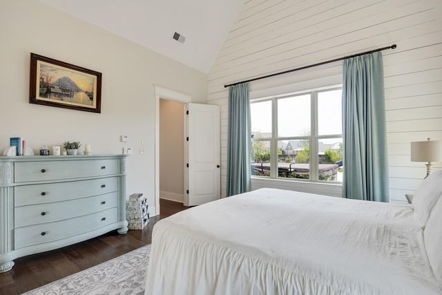 1080 GREENBRIER LAKES DR N, Piperton, TN 38017