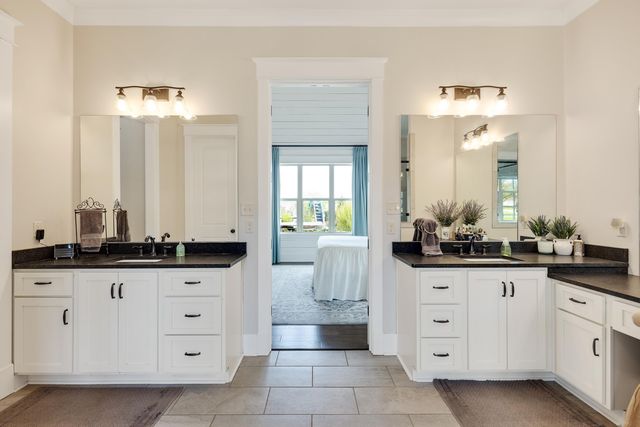 1080 GREENBRIER LAKES DR N, Piperton, TN 38017