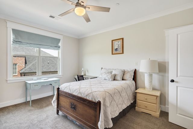 1080 GREENBRIER LAKES DR N, Piperton, TN 38017