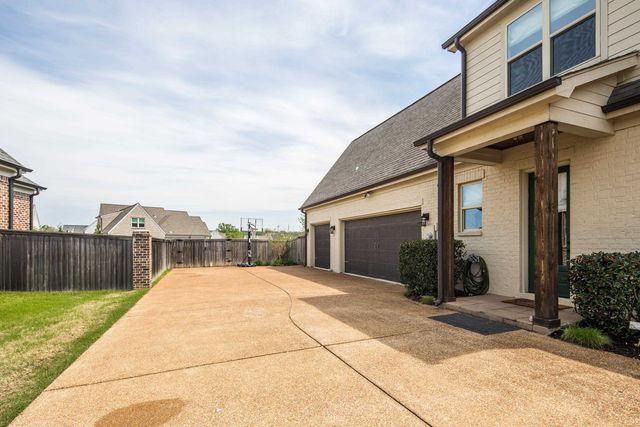 1080 GREENBRIER LAKES DR N, Piperton, TN 38017