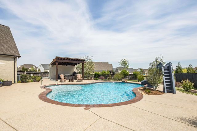 1080 GREENBRIER LAKES DR N, Piperton, TN 38017