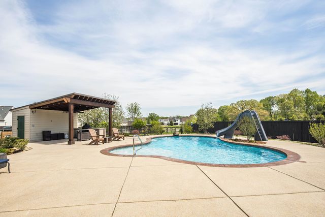 1080 GREENBRIER LAKES DR N, Piperton, TN 38017