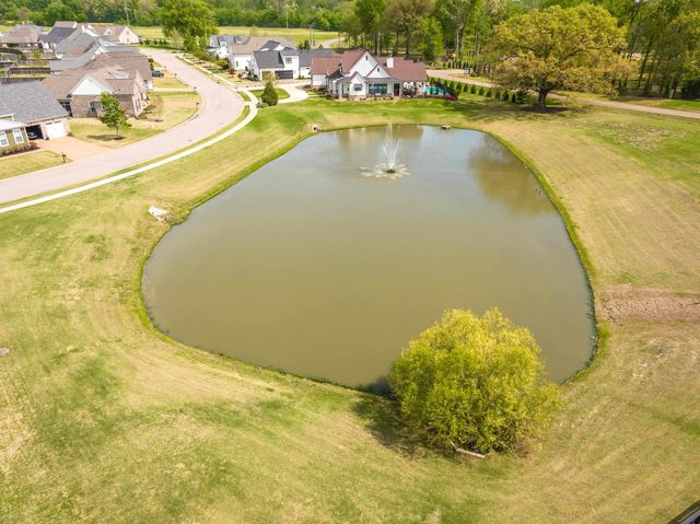 1080 GREENBRIER LAKES DR N, Piperton, TN 38017