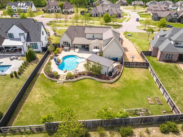 1080 GREENBRIER LAKES DR N, Piperton, TN 38017