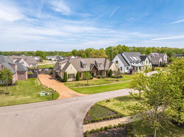 1080 GREENBRIER LAKES DR N, Piperton, TN 38017