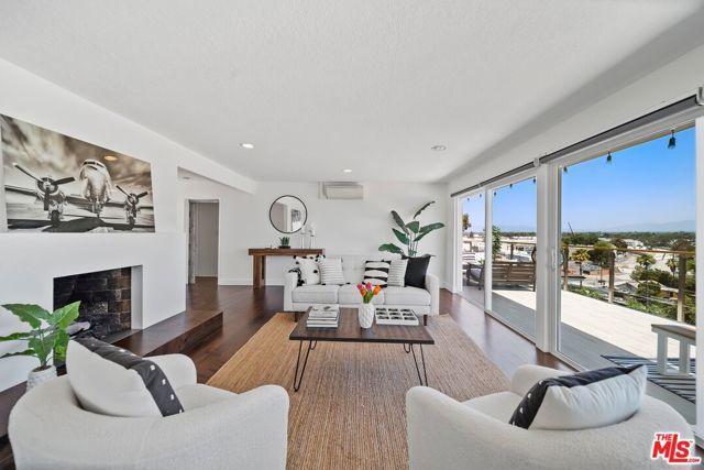 11689 Picturesque Drive, Studio City (los Angeles), CA 91604