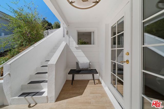 11689 Picturesque Drive, Studio City (los Angeles), CA 91604